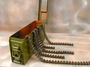 German MG 34/42 Ammunition Can: Steel Green w/ 5 Belts