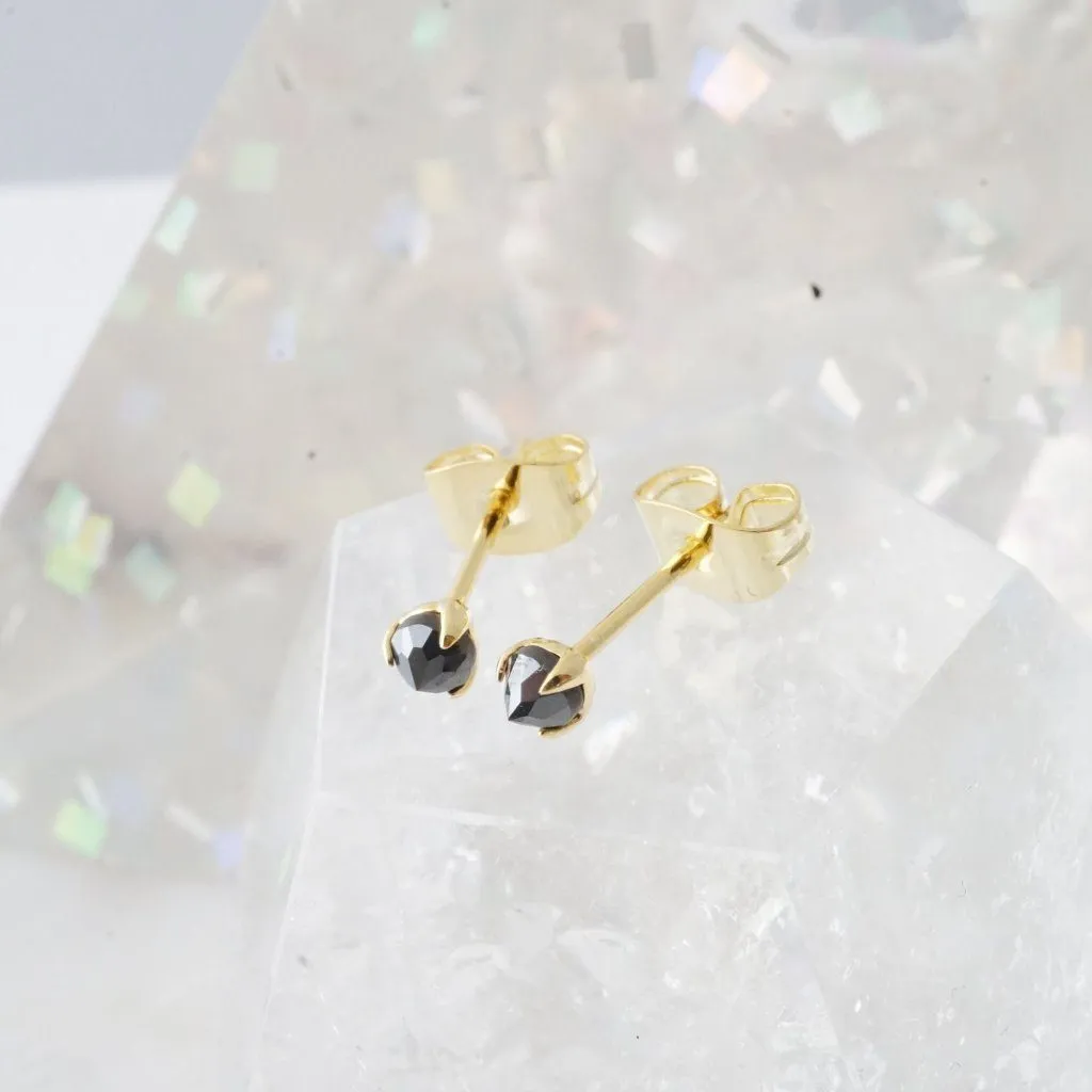 Iron Ore Point Solitaire Studs