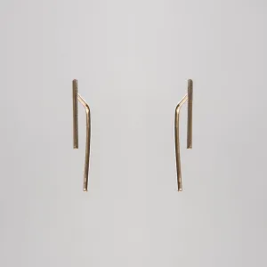 LUXE BAR PULL THROUGH EARRING IN 18 KARAT